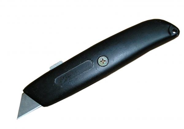 סכין זזה דגם סטנלי שחור על פלקט